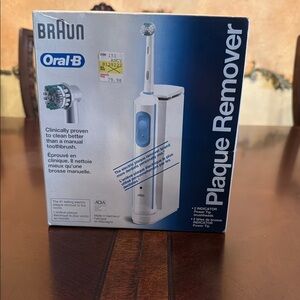 Oral-B Electric Toothbrush with Plaque Remover